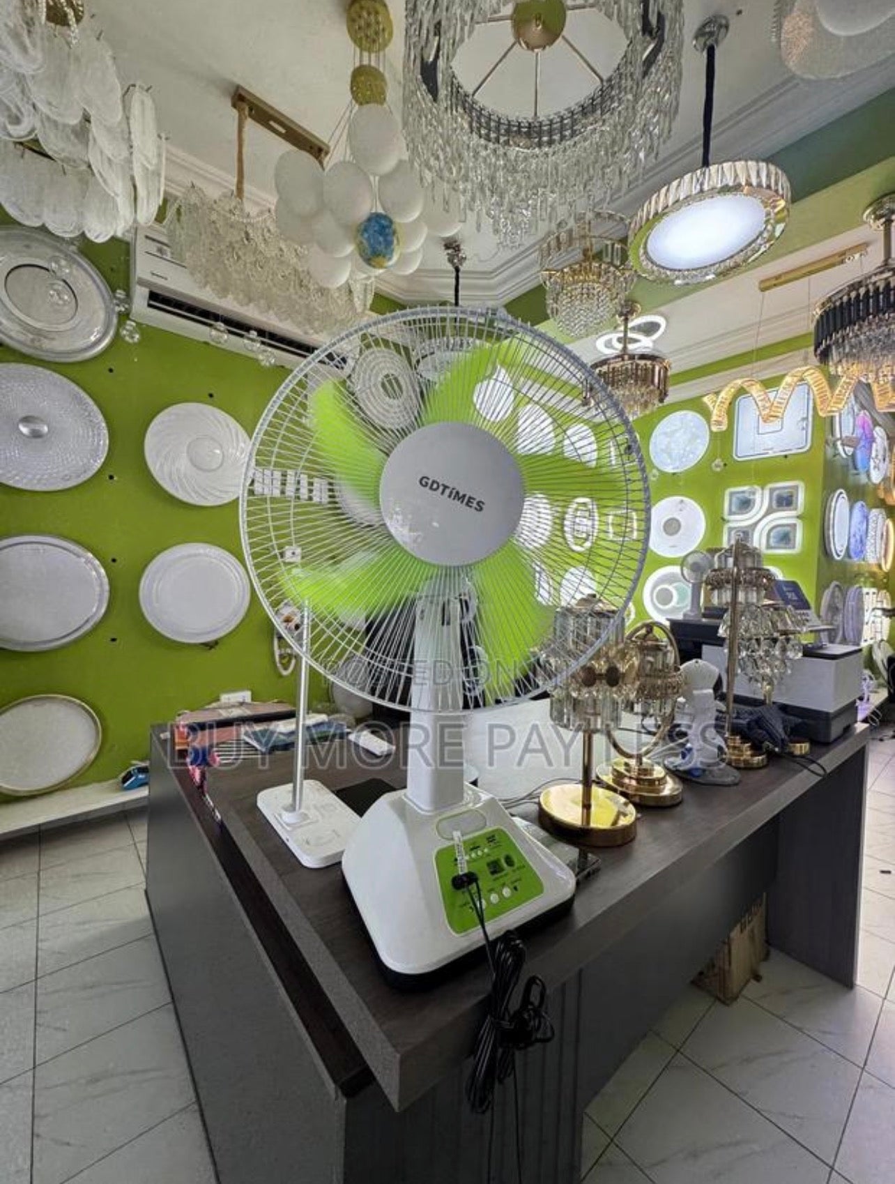 Solar table fan