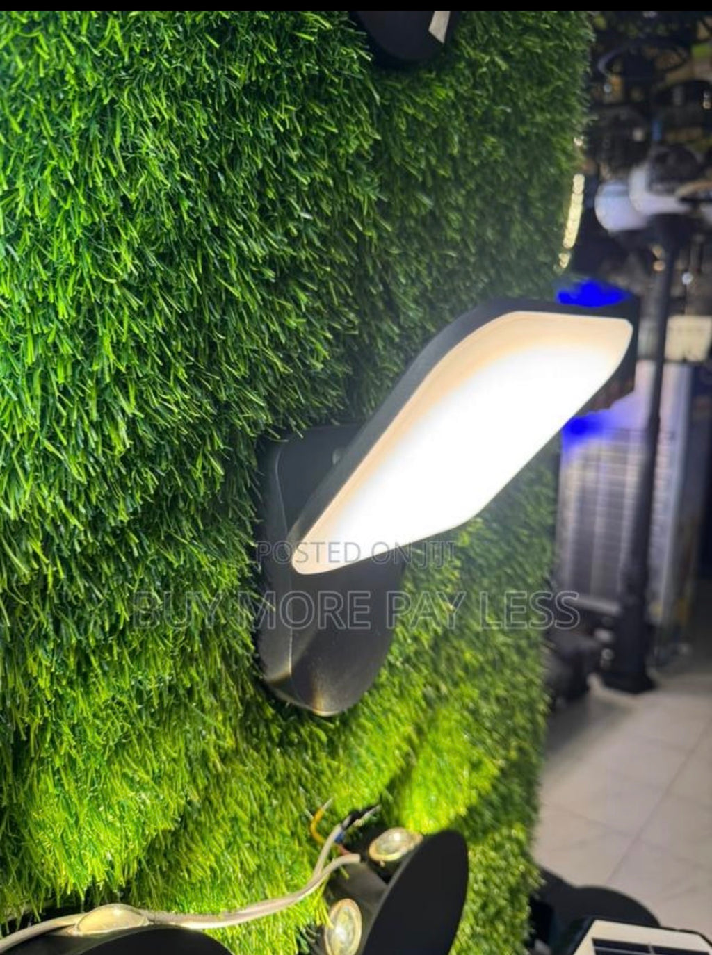 LED wall sconce