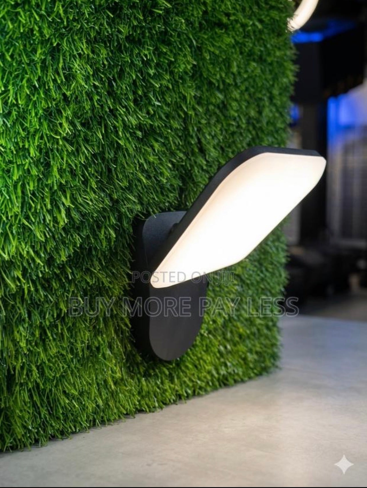 LED wall sconce