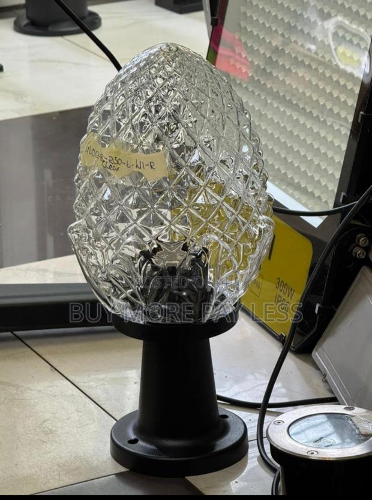 Globe gate light round straight