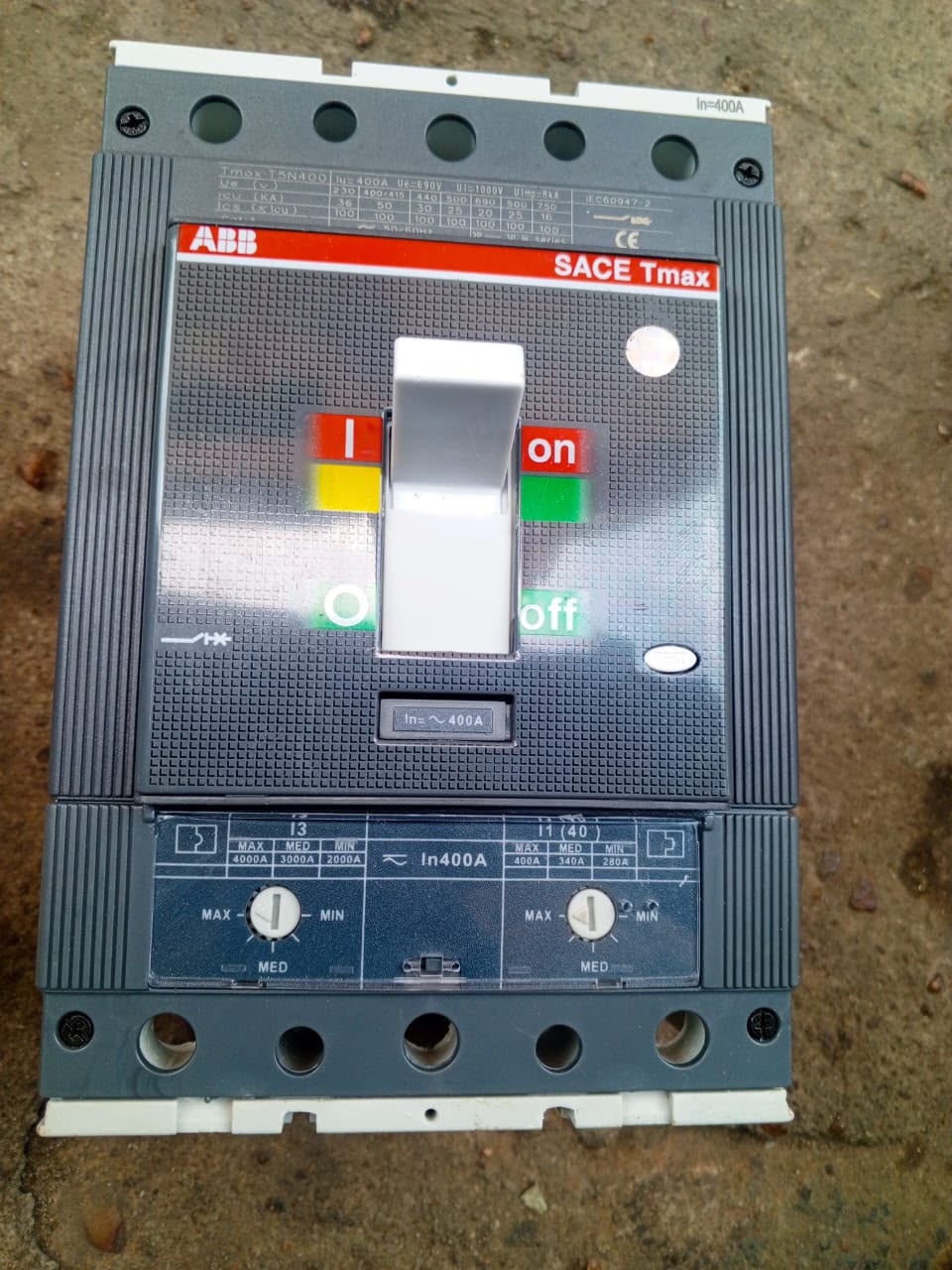 ABB SACE Tmax T5 series molded case circuit breaker (MCCB)