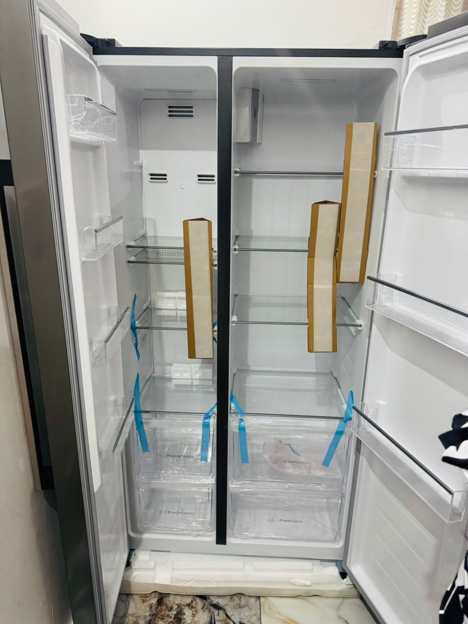 Premium side by side refrigerator