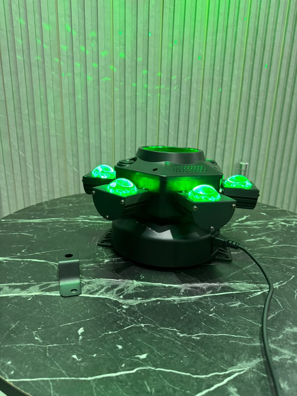 6-arm "bee eye" moving head DJ stage light