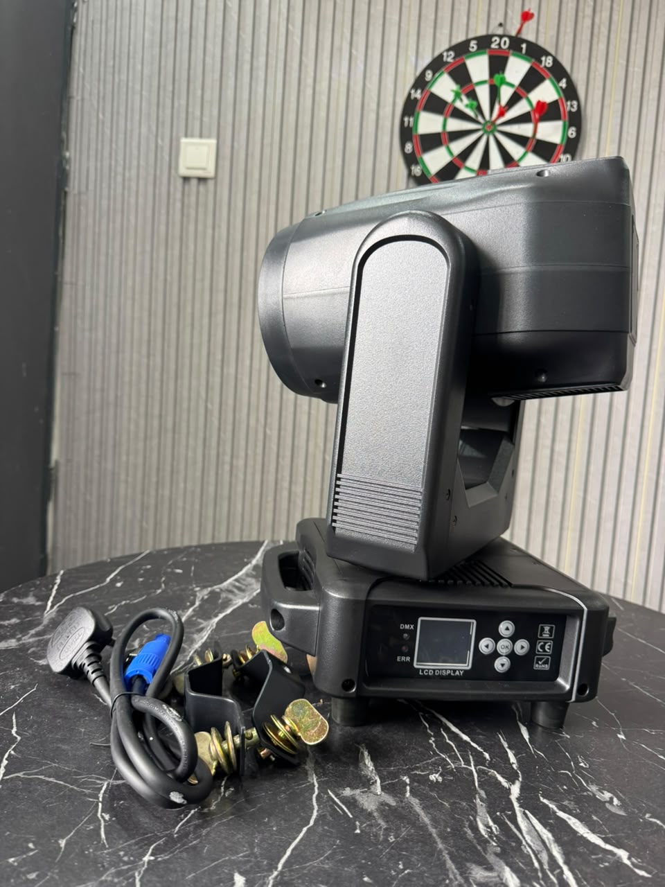 Moving head fixture