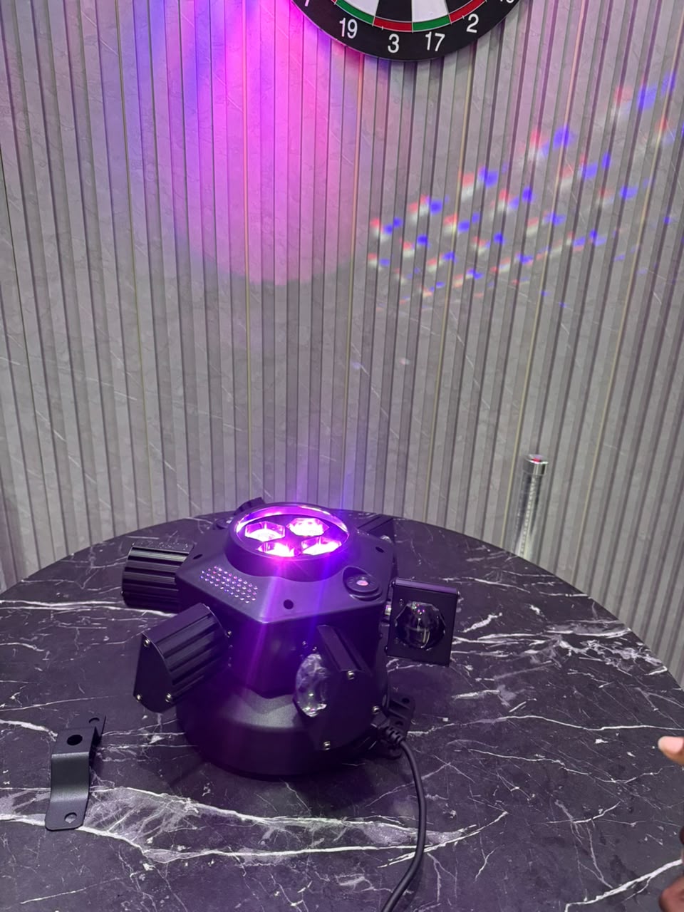 6-arm "bee eye" moving head DJ stage light
